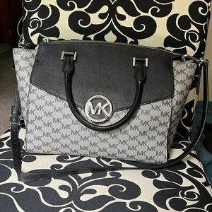 Michael Kors Shoulder Hand Bag